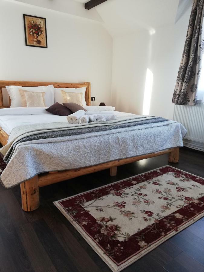 Elder Villa Törcsvár Kültér fotó
